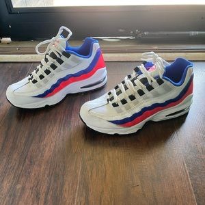 Nike Airmax 95!! 🔵🔴⚪️ Size 7Y/ 8.5 women